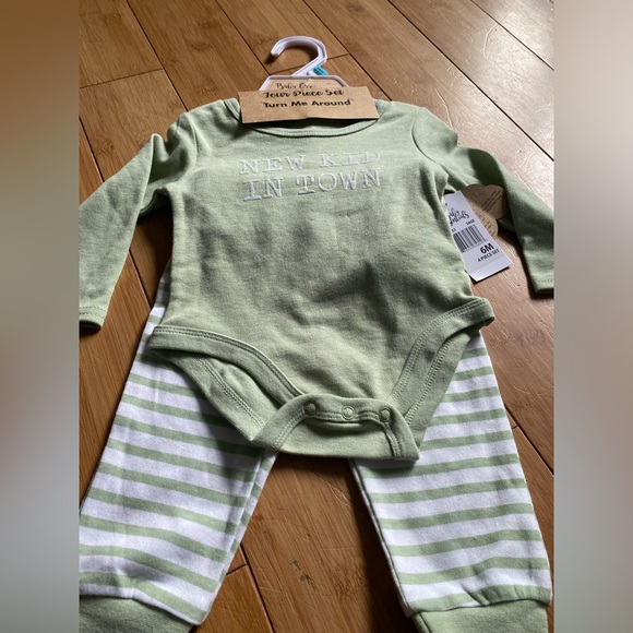 4 piece baby outfit. Baby essentials. Sz 6 mo. NWT. Onesie, pants, socks, hat. - Picture 6 of 6
